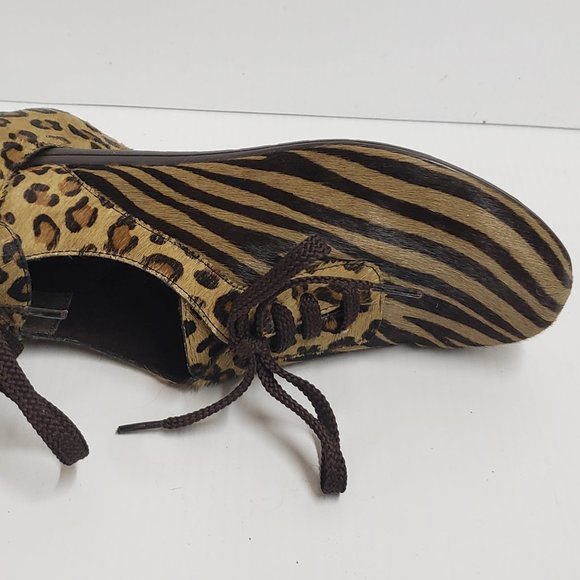 Vaneli Sport Print Lace Up Shoes - Picture 5 of 8